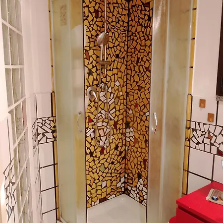 Apartment La Casa Nel Cortile-free Parking Milan